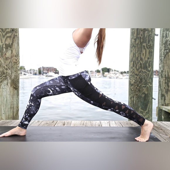 Lululemon Rise & Flow Pant Full On Luxtreme Leggings - Picture 14 of 16